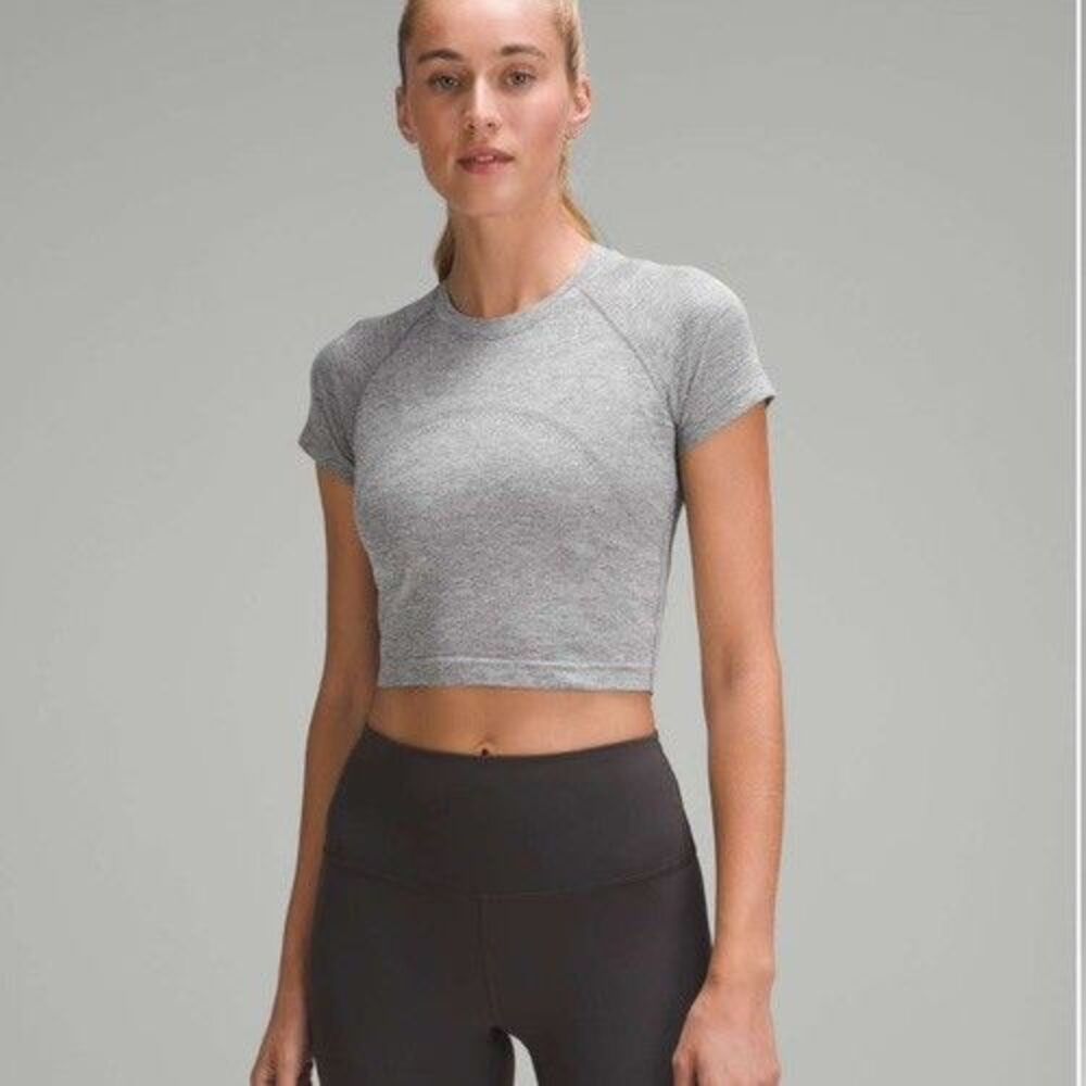 Lululemon Size 2 Swiftly Tech Cropped Short-Sleeve Shirt 2.0 Gray